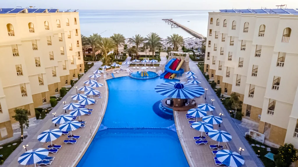 الفندق إيه أم سى رويال - الغردقة